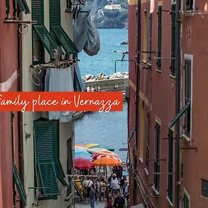 El Nin With Terrace , Vernazza Italy
